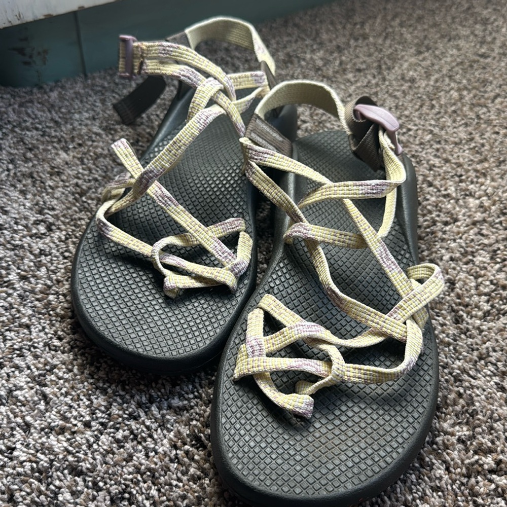 CHACO women’s sandals
